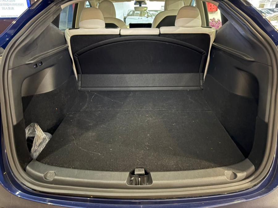 Model Y Standard Range - Image 5